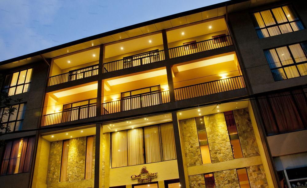 Oak Ray Regency Hotel Kandy Exterior photo
